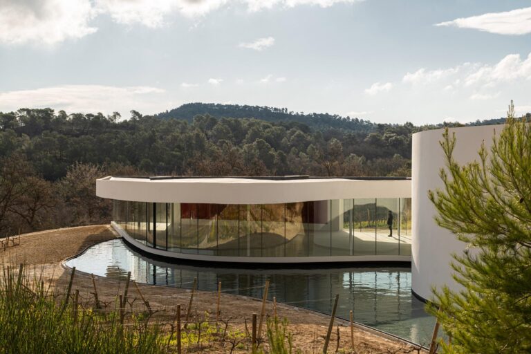 Oscar Niemeyer’s Last Design Finally Finds a Home in Aix-en-Provence, France – Architectural Digest