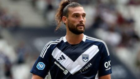Andy Carroll: Bordeaux striker wants to play ‘until 40’ after joining French fourth tier club – BBC