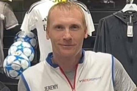 Former France international and Champions League winner Jérémy Mathieu working in sports shop – Yahoo Sports