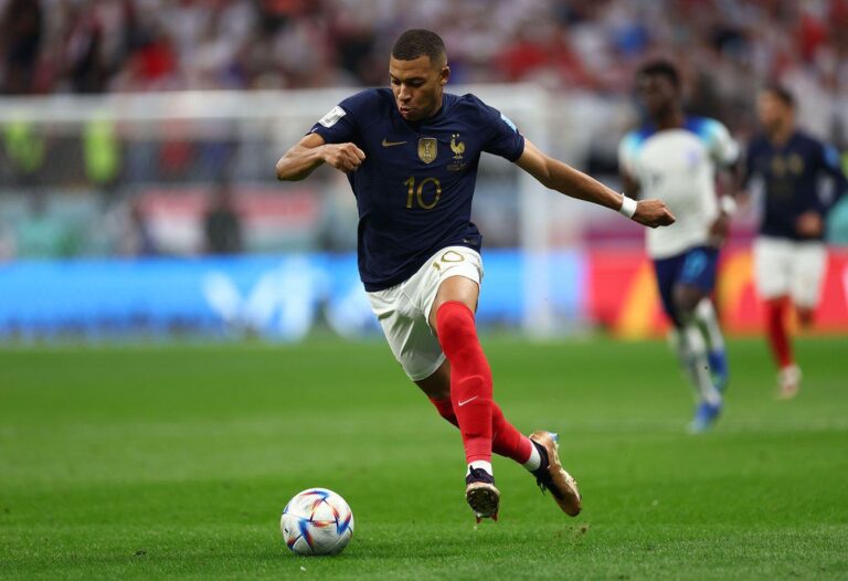 Kylian Mbappe hints at France frustration over Didier Deschamps call – Yahoo Sports