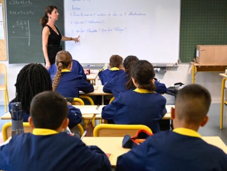Public education crisis in France: Why are teachers increasingly quitting their jobs? – Firstpost