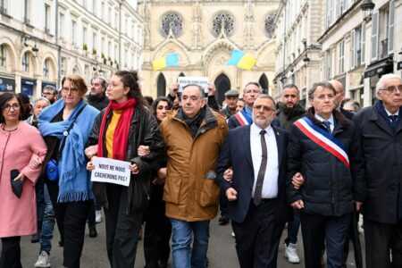 Antisemitic attacker punches, kicks rabbi in Orléans, France – The Jerusalem Post