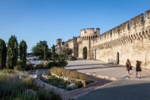 On Avignon’s Ancient Ramparts, Modern Messages Denounce ‘Rape Culture’ – The New York Times