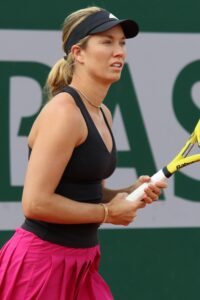 Danielle Collins beats Emma Raducanu, tells off too-close cameraman in Strasbourg – Tennis.com