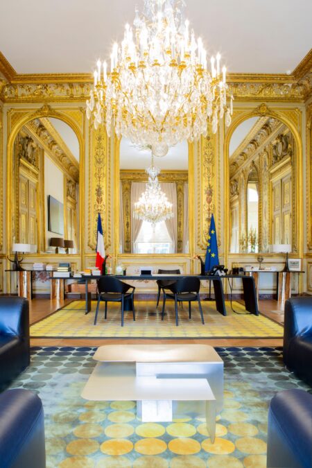 Macron proposes France office to K-POP founder Lee Soo-man during Elysee meeting – Chosun Biz