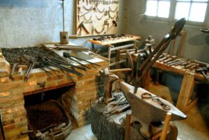 Blacksmith’s historic and unusual home for sale in Rouen – The Connexion