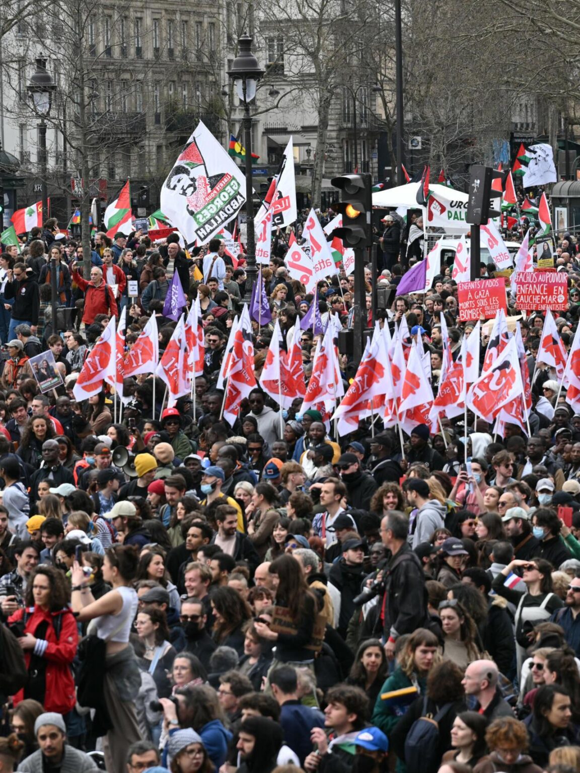 Tens of thousands in France join protests against racism and far right – France 24