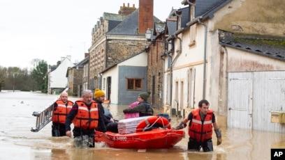 WATCH: Residents rescued by boat as Storm Herminia brings devastating floods to France – BBC
