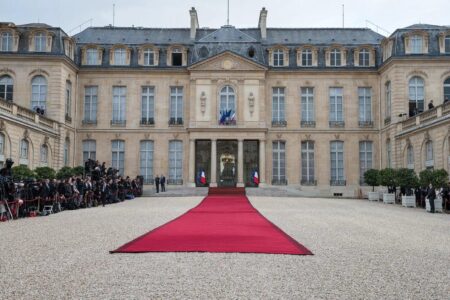French Government Survives No-Confidence Vote – The New York Times
