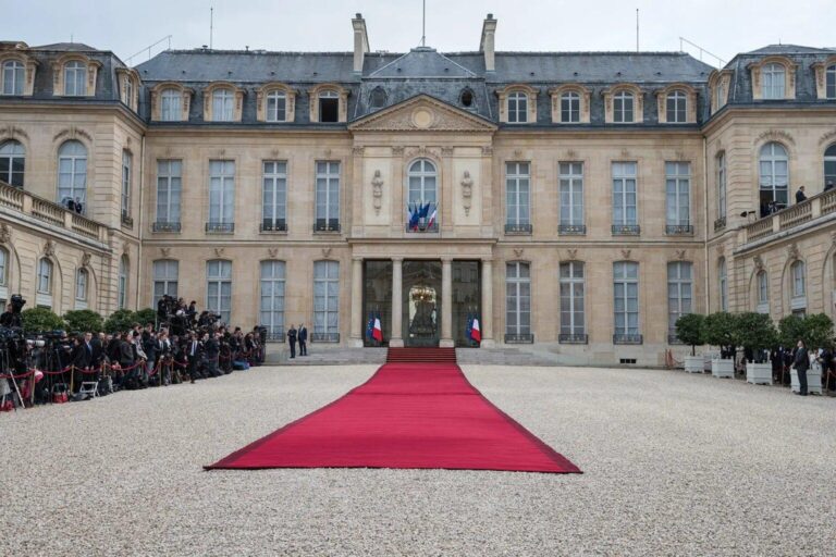 French Government Survives No-Confidence Vote – The New York Times