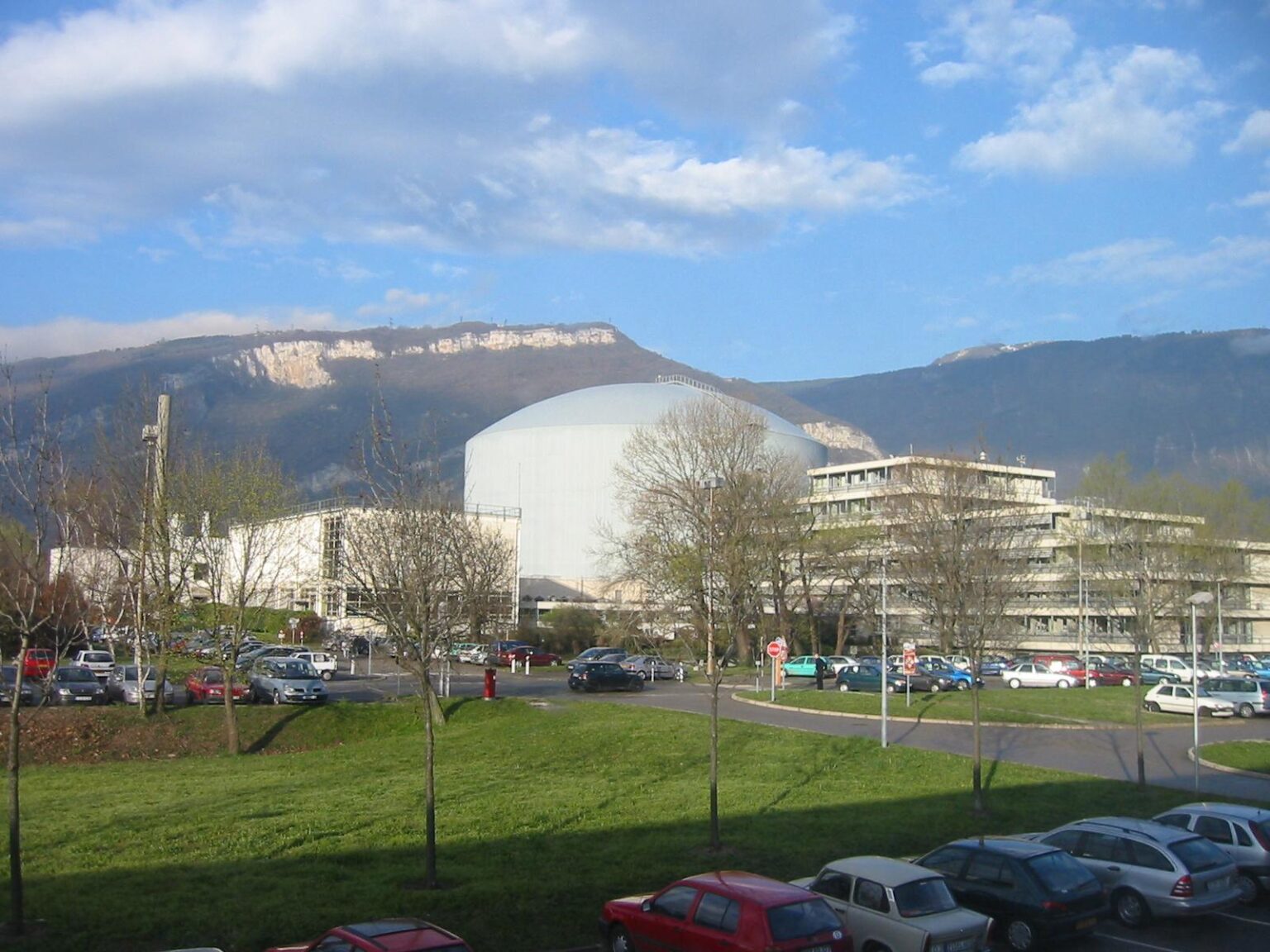 Grenoble neutron facility to keep its lights on – Research Professional News