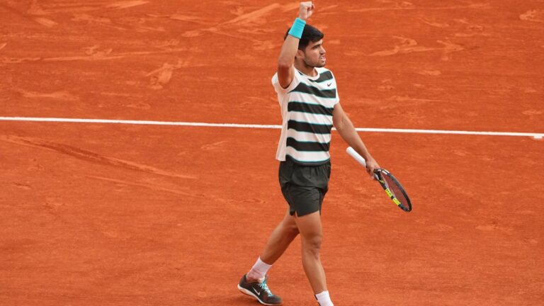 French Open: World No 361 Lois Boisson shocks Mirra Andreeva to set up semi-final with Coco Gauff – Sky Sports