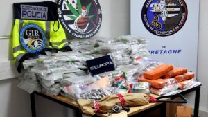 France adopts new bill to combat drug-related crime – The Local France