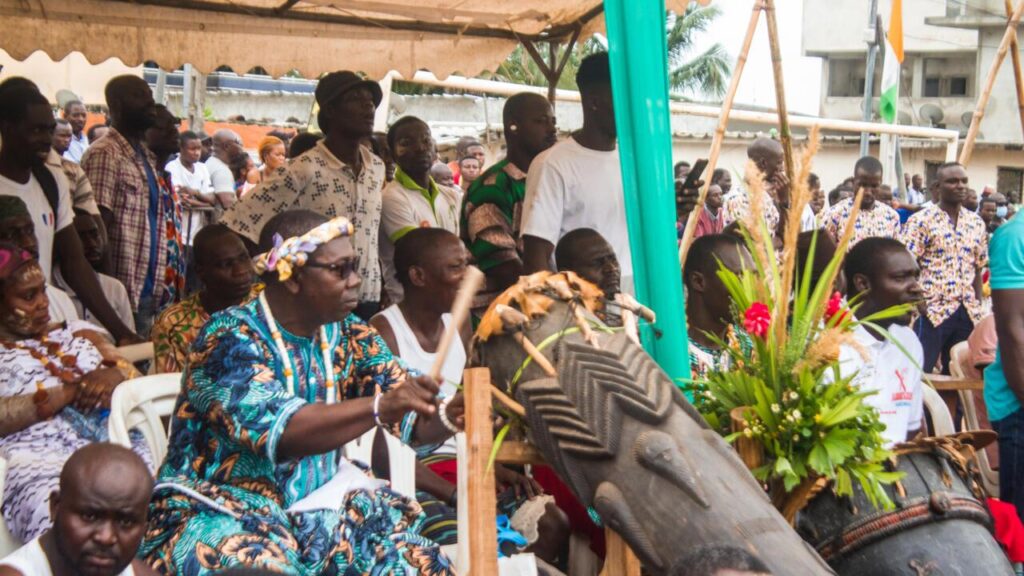 France backs returning colonial-era ‘talking drum’ to I.Coast – France 24