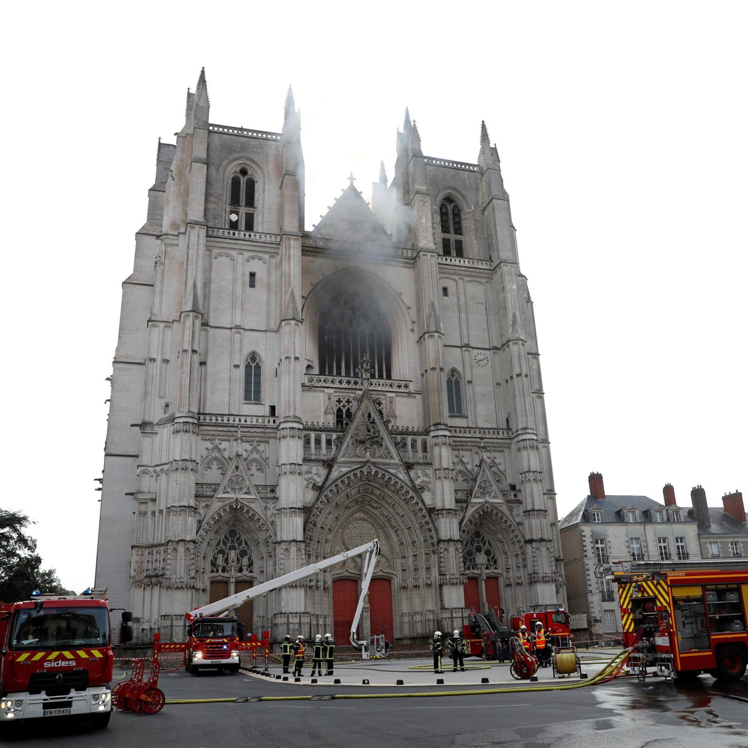 Fire wreaks havoc in 15-century Nantes cathedral in France – The Jerusalem Post