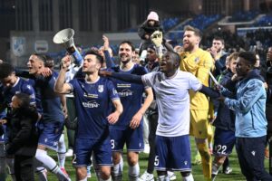 🤯 Second-tier Dunkerque shock Lille in Coupe De France with epic comeback – Yahoo Sports