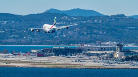Paris plane tries to land four times at Nice and fails due to weather – The Connexion