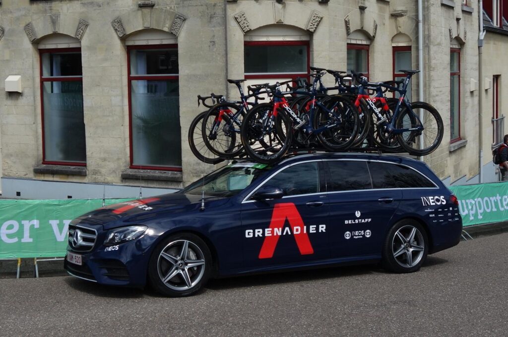 Ineos-Grenadiers team car hits spectator during Tour de France – Yahoo.co