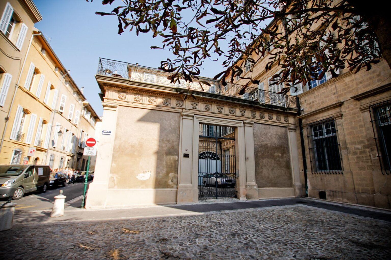 Inside Alain Delon’s former townhouse in Aix-en-Provence – House & Garden