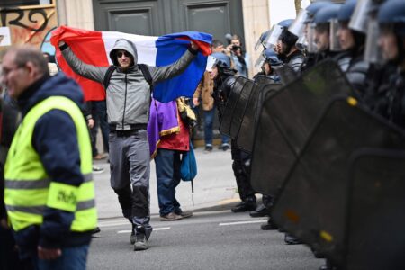 France’s political chaos casts long shadow over economic growth – CNBC