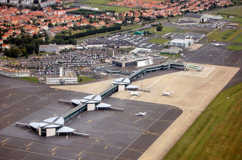 French MP fears for future of Clermont-Ferrand airport – The Connexion