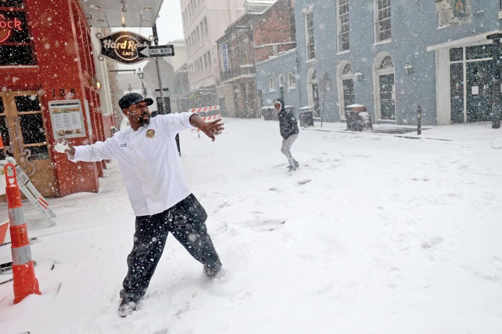 New Orleans officials scramble to set up emergency shelters during snowstorm – NOLA.com