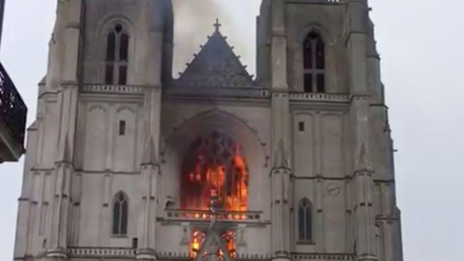 Fire damages France’s “Gothic Jewel” Cathedral in Nantes – Vatican News