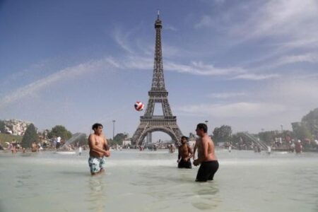 Heatwave continues to scorch France as fire risks and pollution rise – RFI