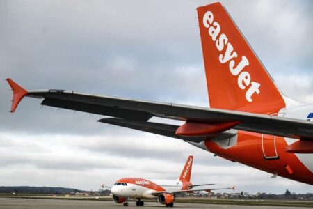 France: Easyjet flight to Porto diverted after delirious passenger tries to enter cockpit – Indiablooms