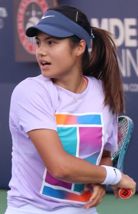 Emma Raducanu: Briton handed wildcard in Strasbourg as final French Open preparations – BBC