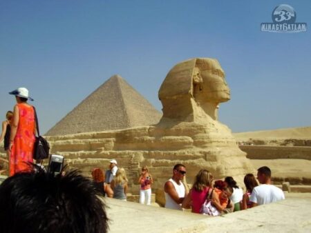 Alethea Ambrosio spends Christmas at the Louvre – GMA Network