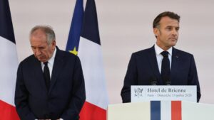 France fears new political crisis after PM’s confidence-vote gamble – CNN