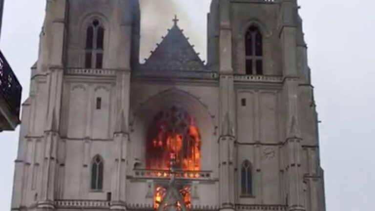 Fire Hits Cathedral in French City of Nantes (Published 2020) – The New York Times