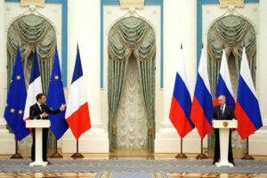 Russia hits out at Macron for calling Putin an ‘ogre’ – Le Monde.fr