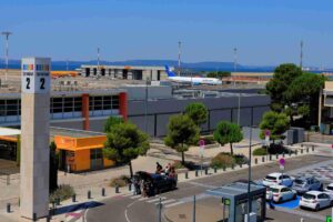 French air traffic controllers’ walkout disrupts early summer season travel – Reuters