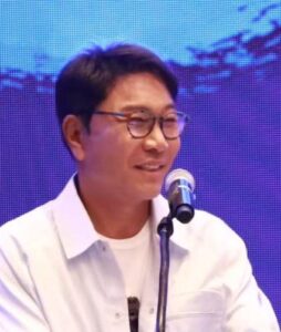 K-pop producer Lee Soo-man meets with Macron to discuss global expansion – The Korea Times