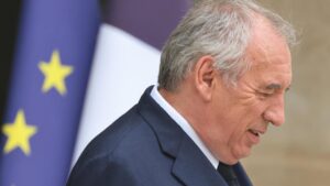 French PM François Bayrou expected to be ousted in confidence vote – The Guardian