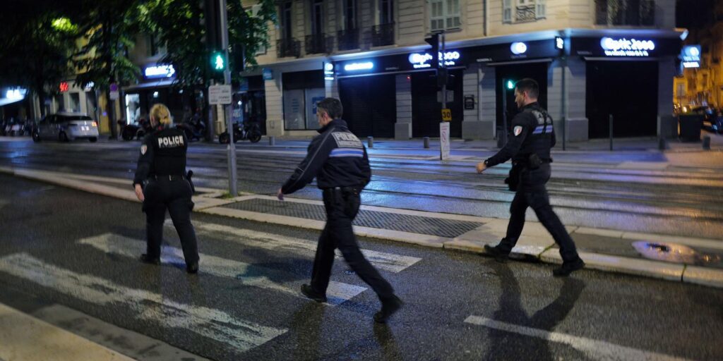 French cities introduce curfews for minors to curb crime – Le Monde.fr