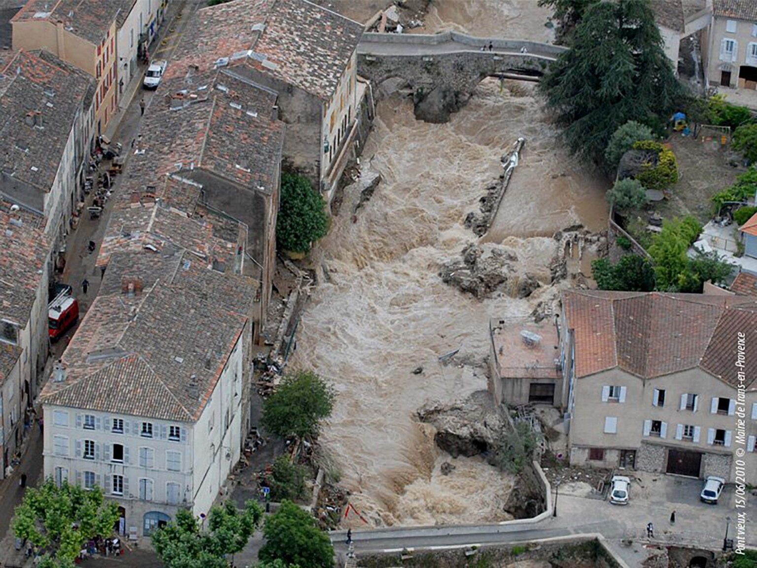 Var floods: Three killed after floods ravage French Riviera region – BBC