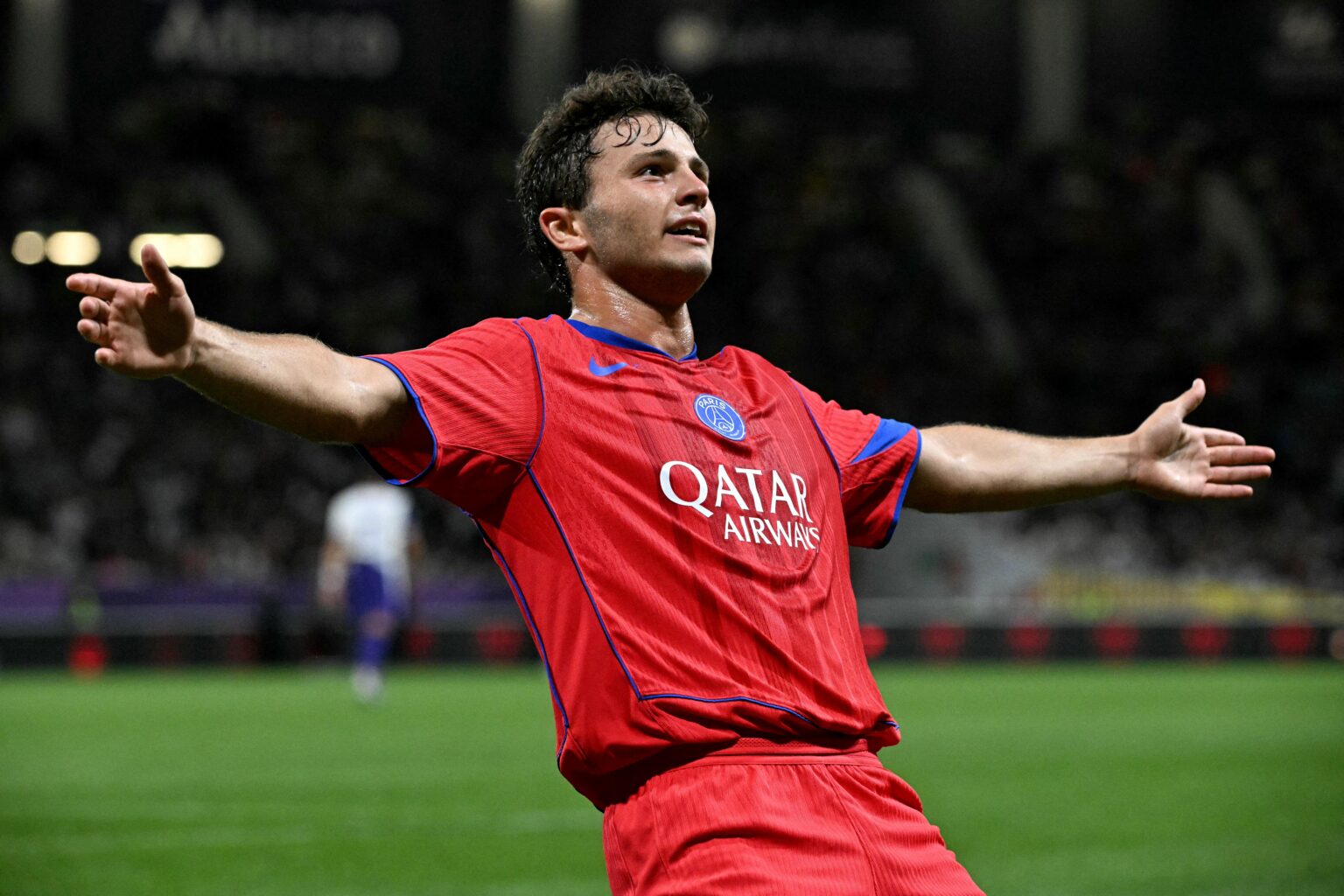 Soccer-Neves hat-trick steals show as PSG outclass Toulouse 6-3 – MSN