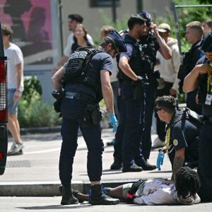 French police shoot suspect at Tour de France for stabbing officer – VnExpress International