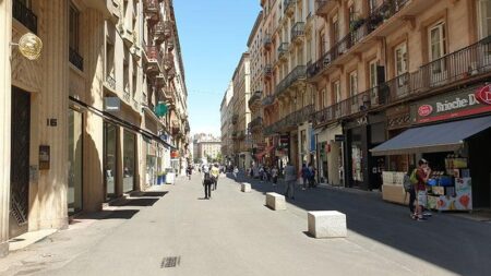 Discover the Best Shopping Destinations in Lyon: From High Street to Designer Outlets – The Connexion