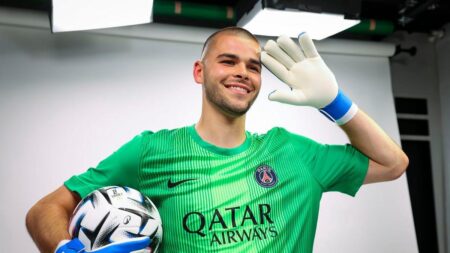 PSG confirm signing of French goalkeeper Lucas Chevalier from Lille until 2030 – Flashscore.com