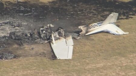 Plane Nearly Collides With Another While Landing on Runway in France – Men’s Journal
