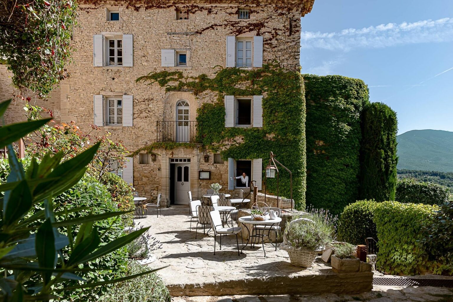 The Best Hotels in Provence, From Charming Inns to Majestic Hilltop Estates – Vogue