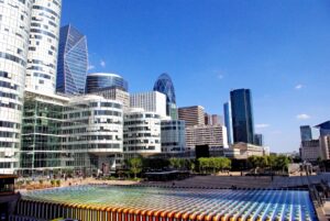 France in focus – Paris’s La Défense business district reels from working-from-home trend – France 24