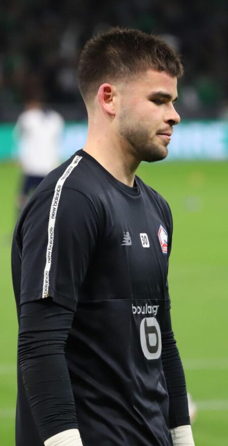 Lucas Chevalier suggests he needs to leave Lille to become France’s No.1 – Yahoo Sports