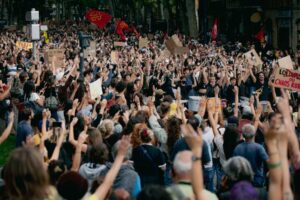 Hundreds arrested following clashes amid ‘Block Everything’ protests in France – BreakingNews.ie
