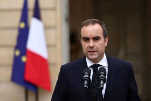 France’s prime minister resigns, again, sparking call from far-right for new national elections – CBS News