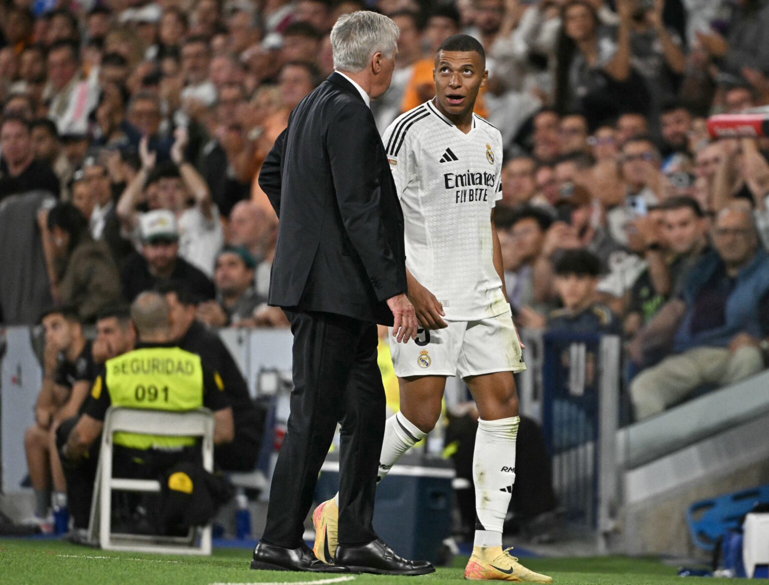 Kylian Mbappe Reveals Injury Update As He Tells France Coach He ‘Wants to Play’ – Sports Illustrated
